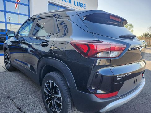 Used 2025 Chevrolet TrailBlazer LT image 3