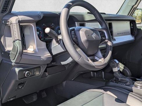 New 2026 Ford Bronco Outer Banks w/ Sasquatch Package image 3