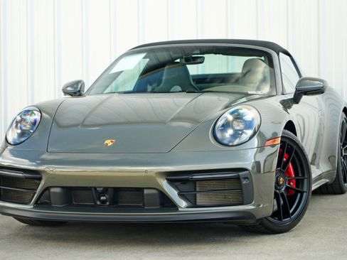 Used 2022 Porsche 911 Targa 4 GTS image 3