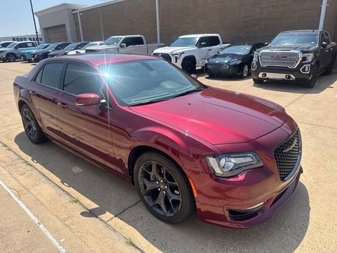 Used 2023 Chrysler 300 Touring L w/ Popular Equipment Group RWD image 7