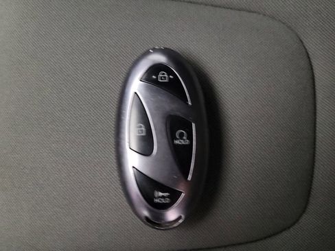 Used 2025 Hyundai Elantra SEL FWD image 32