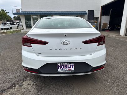 Used 2020 Hyundai Elantra SE w/ Cargo Package (C1)