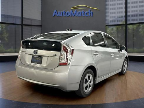 Used 2013 Toyota Prius Three image 9