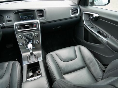Used 2013 Volvo S60 T5 FWD image 11