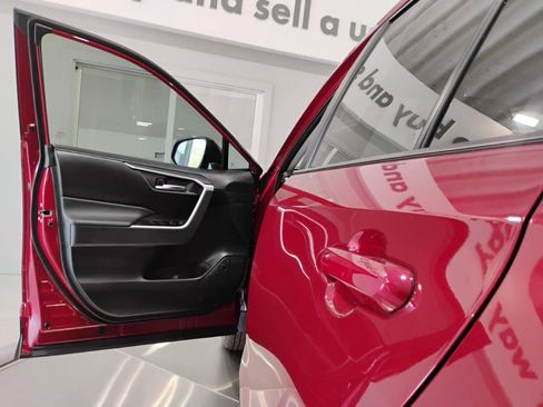 Used 2025 Toyota RAV4 XLE w/ Convenience Package image 9