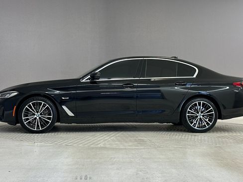Used 2023 BMW 530e w/ Convenience Package RWD image 2