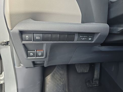 Certified 2024 Toyota Sienna LE FWD image 25