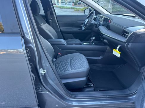 New 2026 Nissan Kicks SV image 13