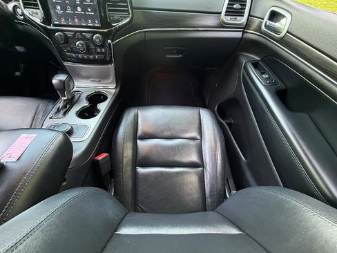Used 2020 Jeep Grand Cherokee Limited AWD/4WD image 27