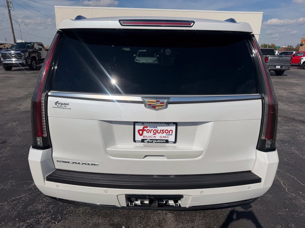 Used 2016 Cadillac Escalade Luxury RWD image 15