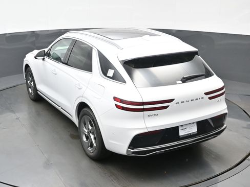 New 2026 Genesis GV70 2.5T Advanced image 23