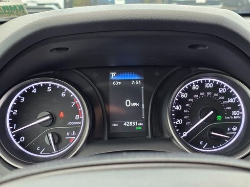 Used 2024 Toyota Camry SE image 22