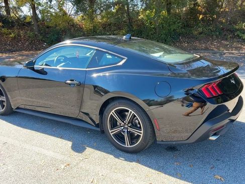 Used 2024 Ford Mustang Coupe image 40