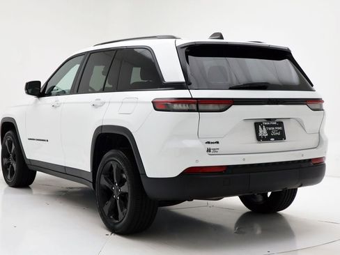 Used 2023 Jeep Grand Cherokee Altitude image 6