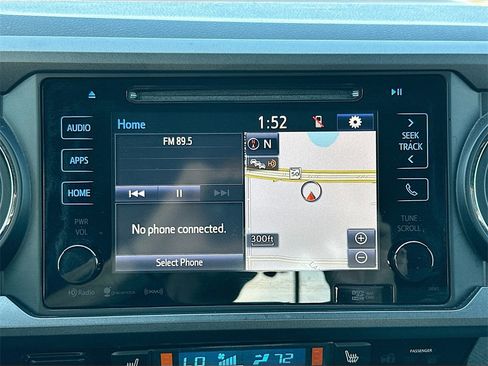 Used 2017 Toyota Tacoma TRD Sport image 15