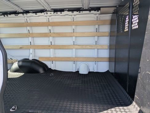 Used 2024 GMC Savana 2500 w/ Driver Convenience Package image 15