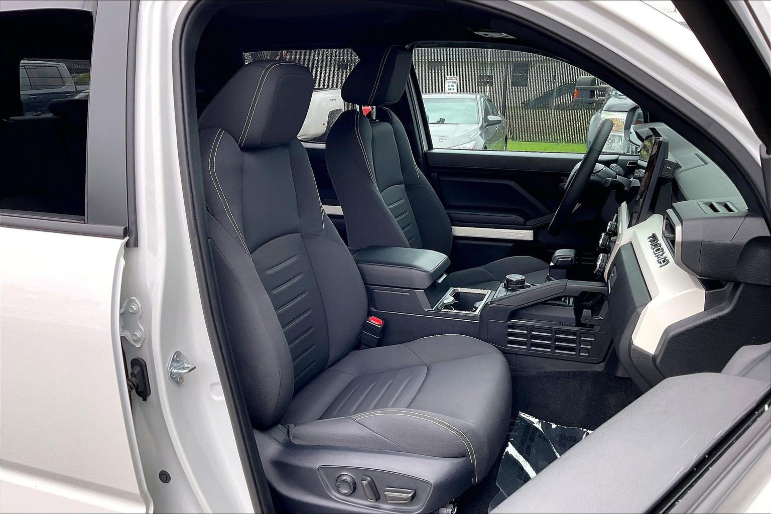 Used 2024 Toyota Tacoma TRD Sport w/ TRD Sport Upgrade Package AWD/4WD image 9
