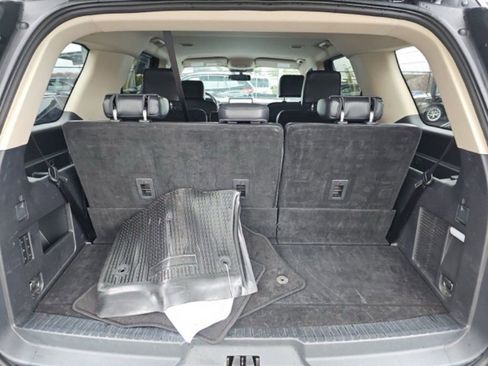Used 2023 Ford Expedition XLT image 18