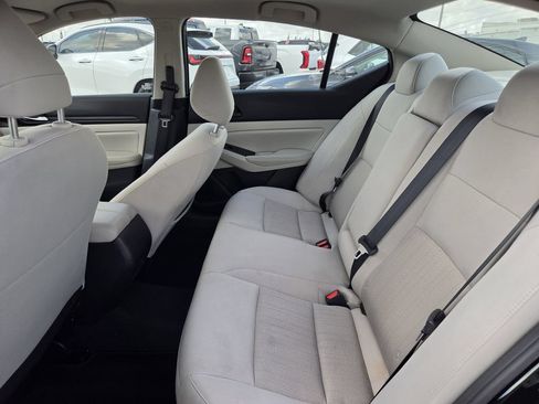 Used 2025 Nissan Altima 2.5 SV FWD image 28