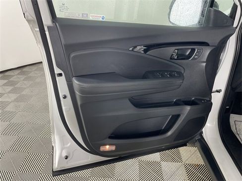 Certified 2023 Honda Passport Elite image 18