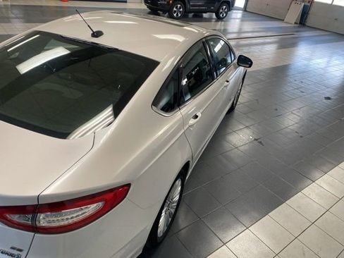 Used 2014 Ford Fusion SE FWD image 5