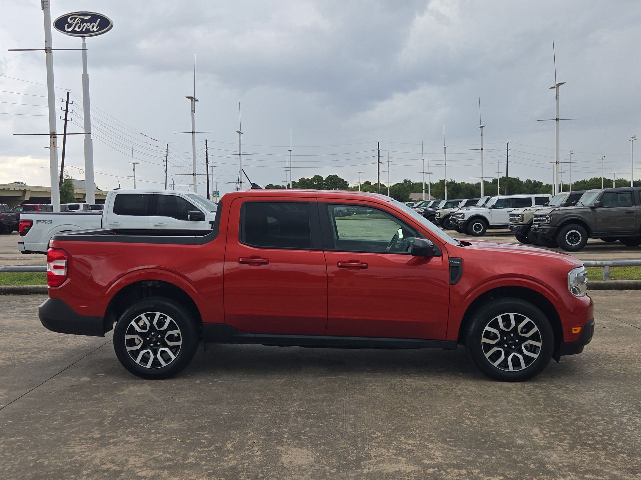 Certified 2024 Ford Maverick Lariat FWD image 2