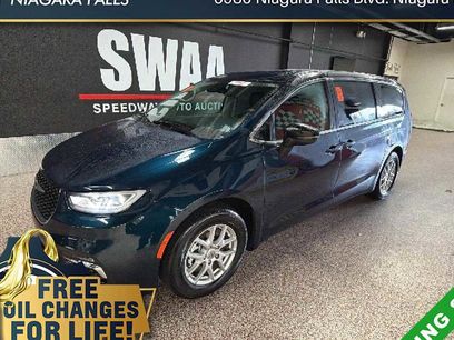 Used 2024 Chrysler Pacifica Touring-L