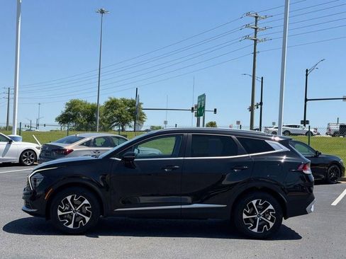 Used 2025 Kia Sportage EX AWD/4WD image 7