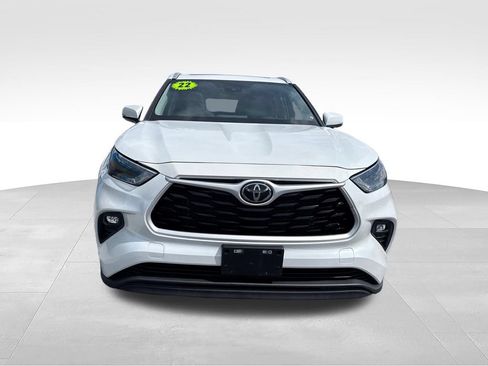 Used 2022 Toyota Highlander XLE FWD image 9
