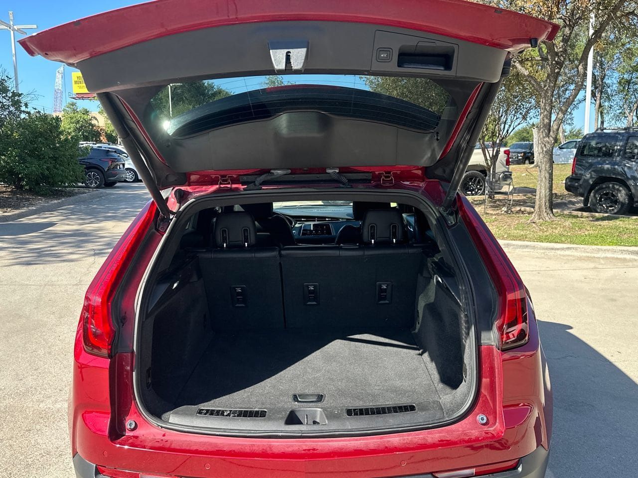 Used 2019 Cadillac XT4 Premium Luxury FWD image 23