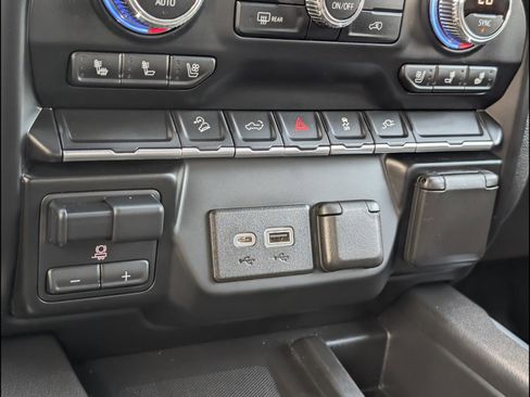 Used 2022 GMC Sierra 1500 SLT w/ SLT Convenience Package AWD/4WD image 17