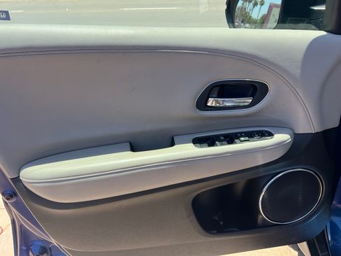 Used 2017 Honda HR-V EX-L image 10