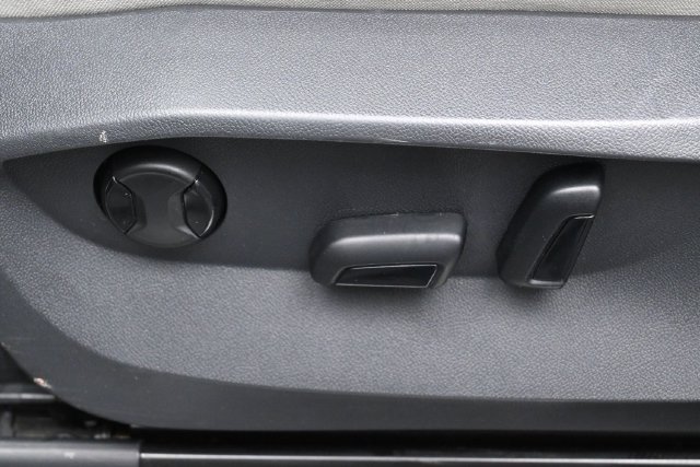 Used 2022 Volkswagen Tiguan SE R-Line FWD image 10