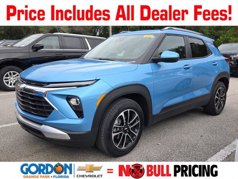 Used 2025 Chevrolet TrailBlazer LT w/ LT Cold Weather Package FWD image 1