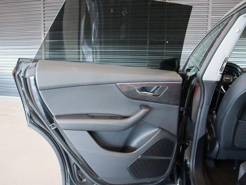 Used 2022 Audi Q8 Premium Plus w/ Premium Plus Package image 27