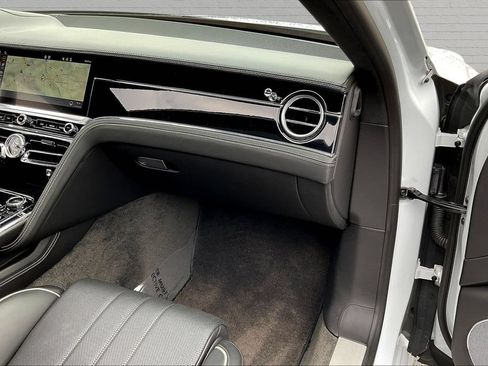 Used 2021 Bentley Flying Spur W12 AWD/4WD image 24