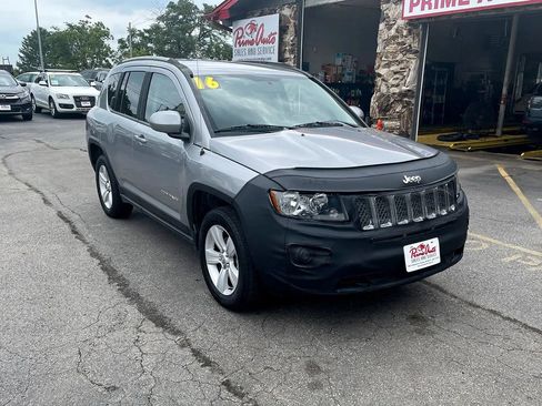 Used 2016 Jeep Compass Latitude AWD/4WD image 1