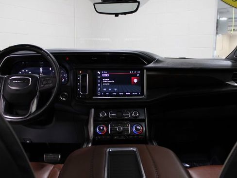 Used 2023 GMC Yukon Denali Ultimate image 30