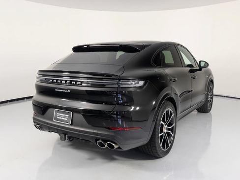 Certified 2025 Porsche Cayenne S AWD/4WD image 11
