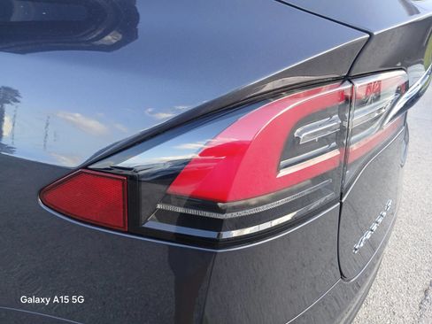 Used 2018 Tesla Model X 75D AWD/4WD image 13