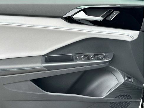 Certified 2024 Volkswagen Taos SE image 25