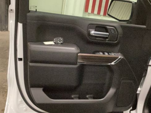 Used 2022 Chevrolet Silverado 1500 LT Trail Boss w/ Safety Package image 11