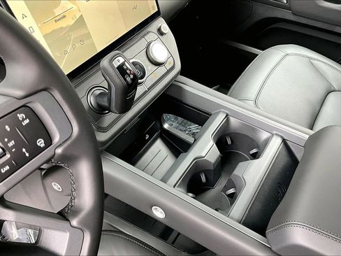 New 2026 Land Rover Defender 110 X-Dynamic SE image 8