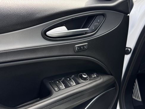 Used 2021 Alfa Romeo Stelvio Ti Sport image 14