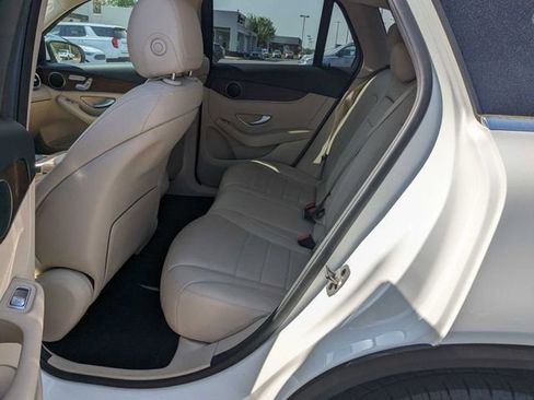 Used 2022 Mercedes-Benz GLC 300 4MATIC image 29