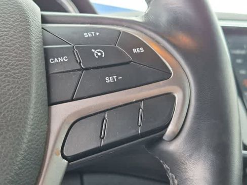 Certified 2022 Jeep Grand Cherokee Laredo X AWD/4WD image 24