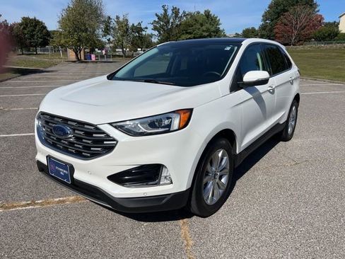 Used 2022 Ford Edge Titanium image 4