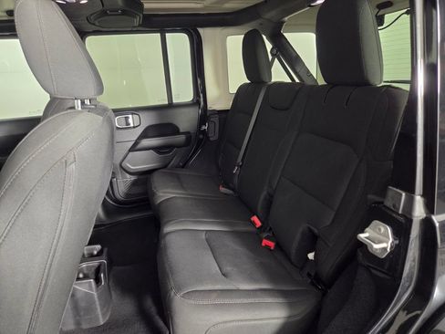 Used 2019 Jeep Wrangler Unlimited Sahara AWD/4WD image 23