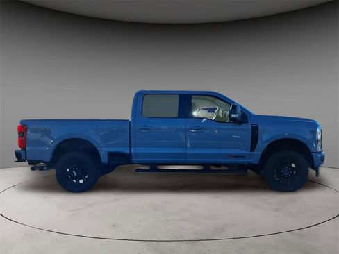 New 2026 Ford F250 Lariat w/ Black Appearance Package image 9