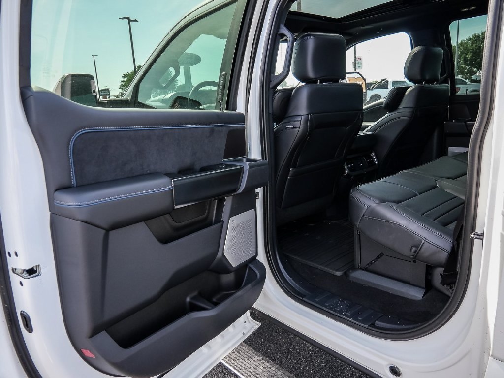 Used 2026 Ford F450 Platinum AWD/4WD image 31